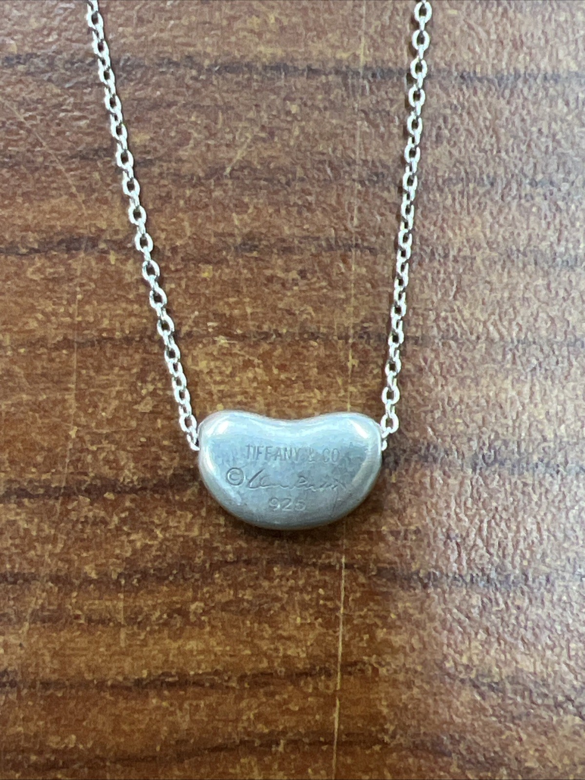 Gorgeous Authentic Tiffany Bean Necklace Excellent condition 18 Inches