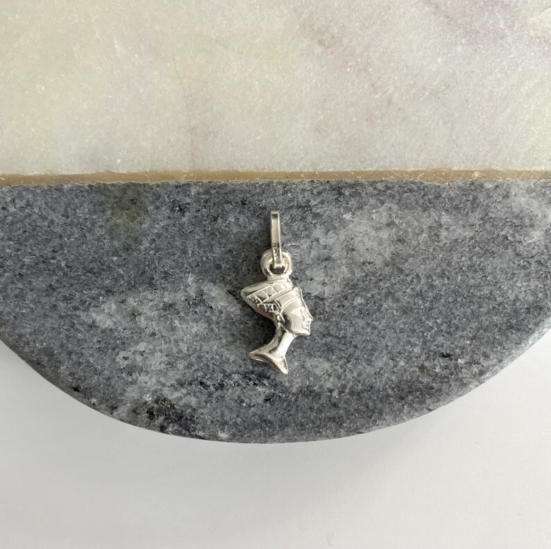 925 Sterling Silver Egyptian Queen Nefertiti Pendant / Necklace – SS734