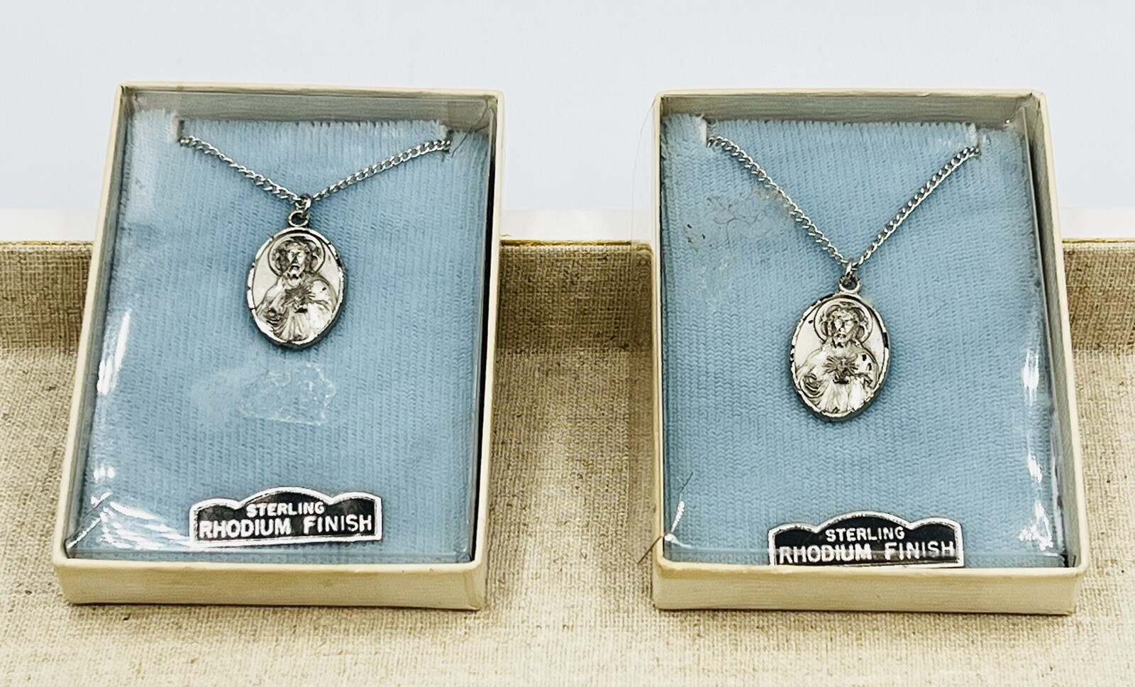 Vge Sterling Rhodium Finish 2 Sacred Heart Of Jesus 2 Signed Metal Necklace ￼