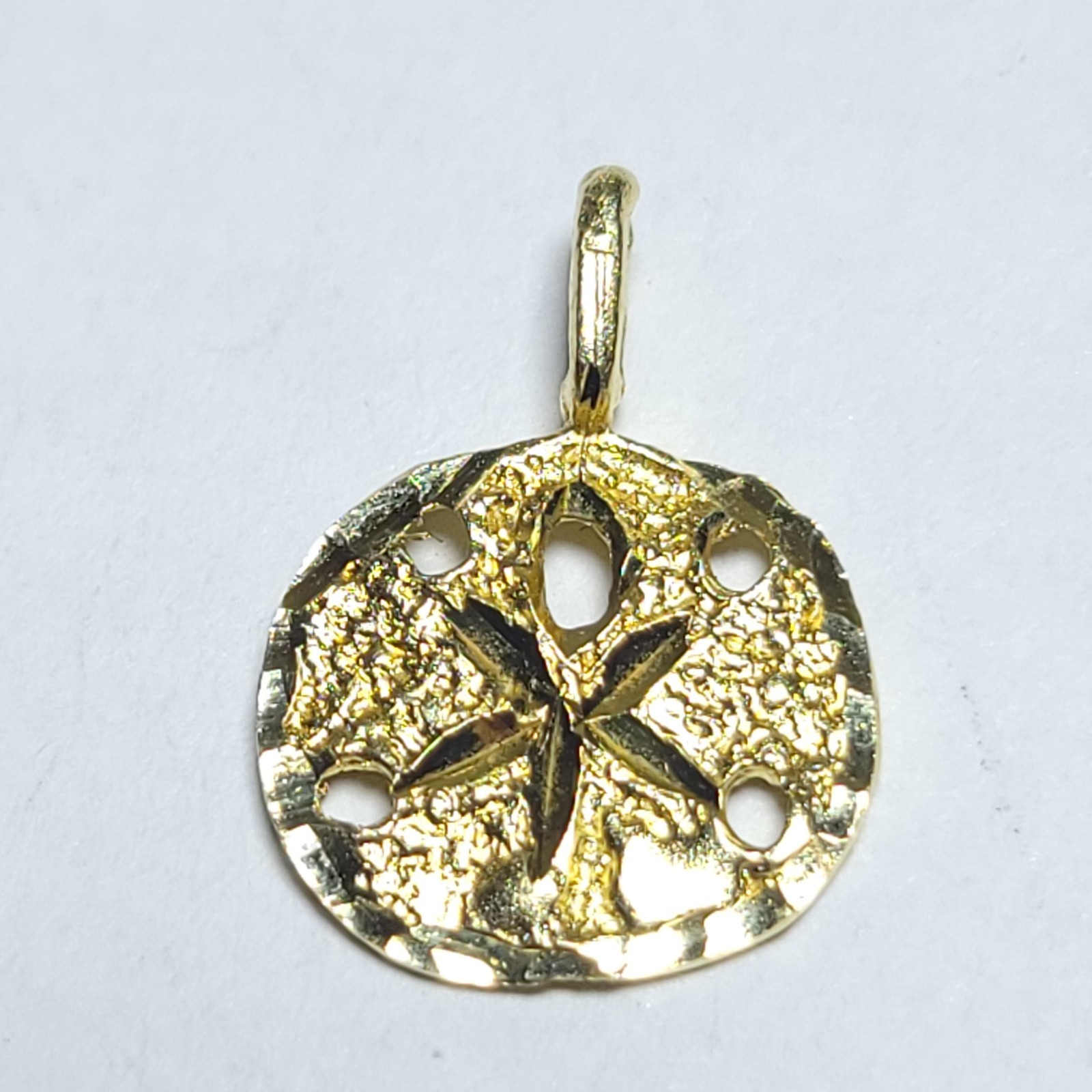 14 Karat Yellow Gold Sand Dollar Charm Pendant 14k Beach Nautical Resort Wear