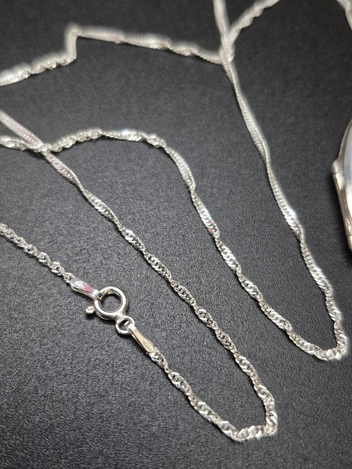 LOCKET – Sterling Silver Enamel Floral Double Photo Locket And Chain. Necklace.