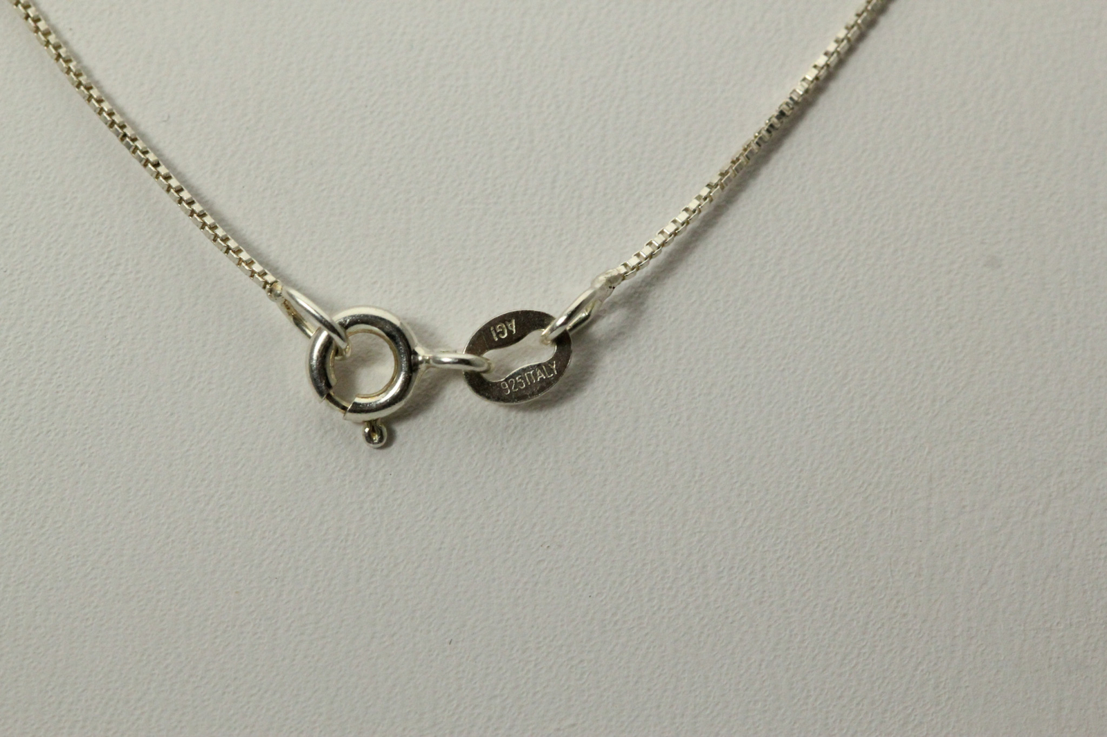925 Sterling Silver 18″ Long Thin Box Chain Necklace 1.4 Grams (NEC5116)