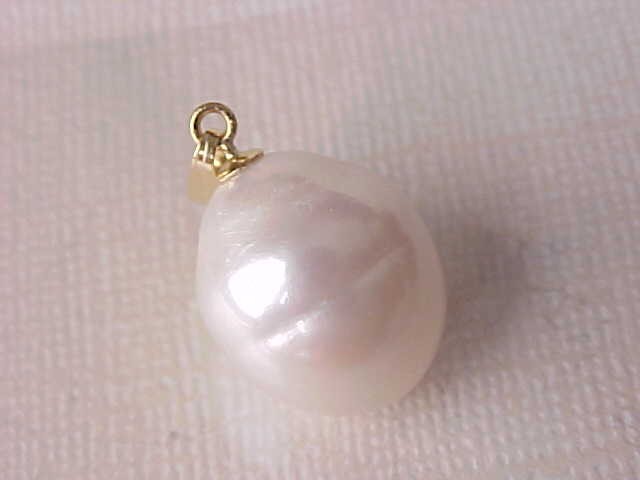 13.5MM X 16MM GENUINE WHITE PEARL PENDANT SOLID 14K YELLOW GOLD