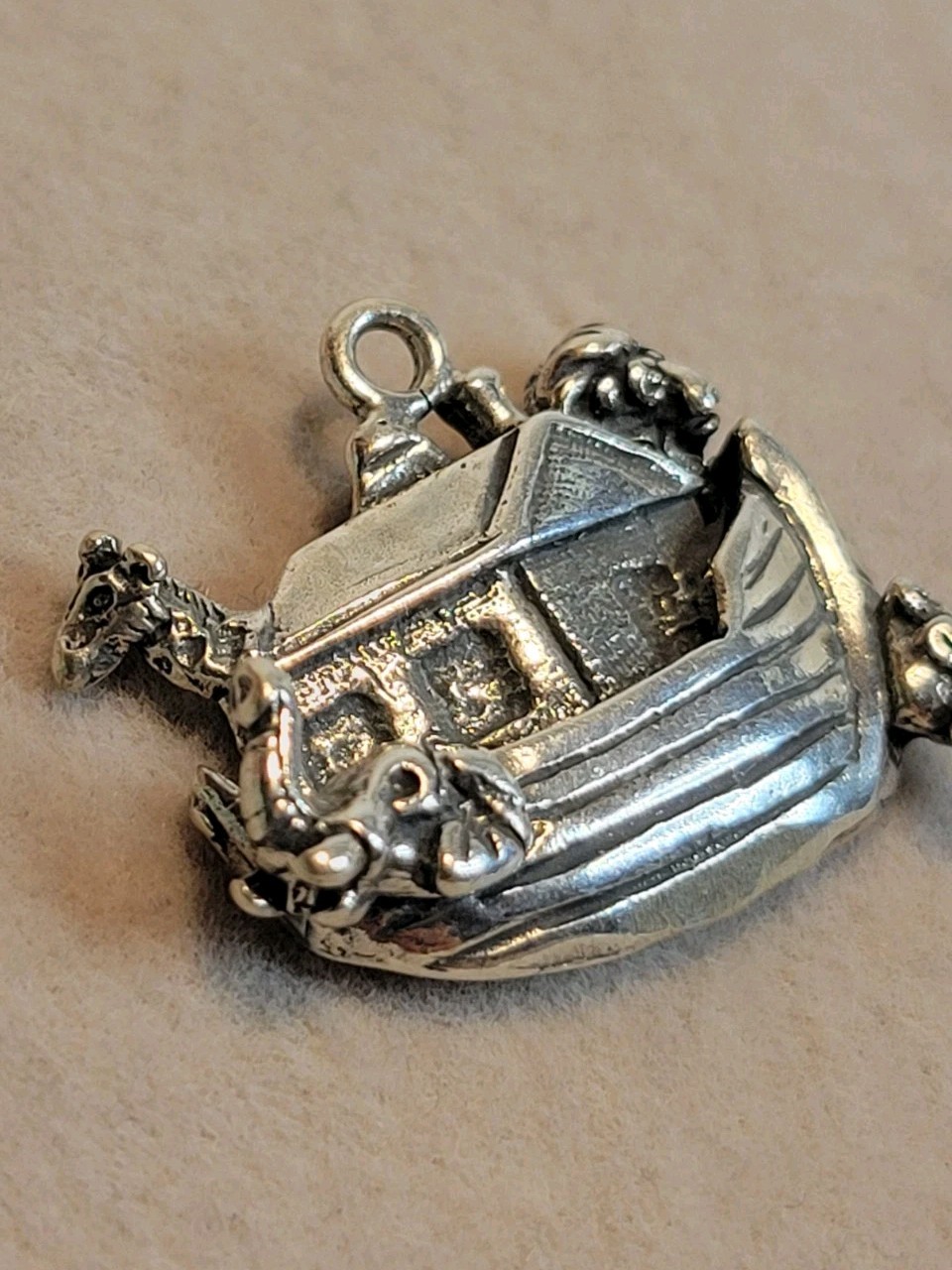 Sterling Silver 925 Noah’s Ark Pendant Animal Hippo Elephant Lion Giraffe Charm