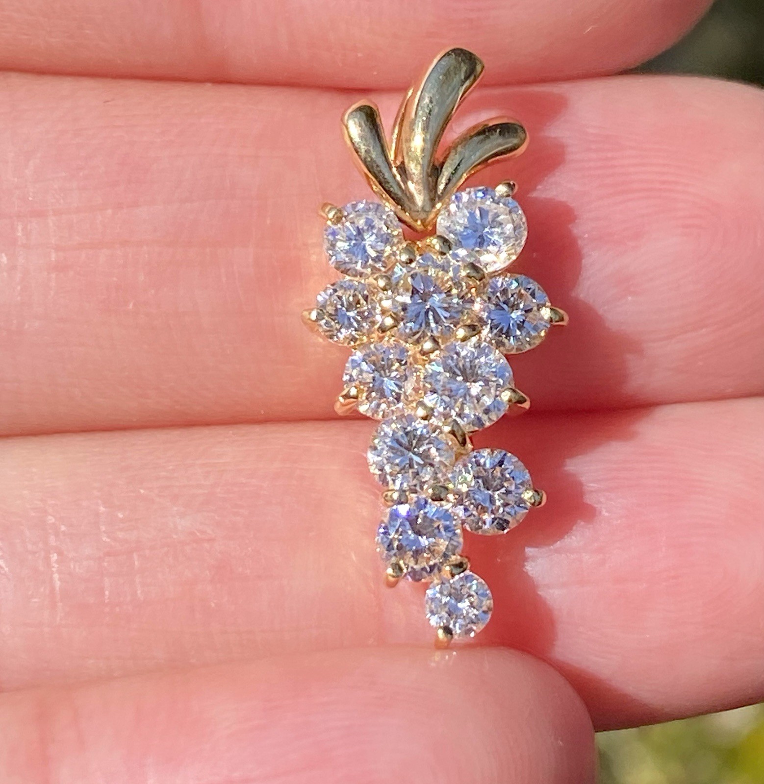 Stunning 18K Yellow Gold 1.50CTW 100% Natural Quality Diamond Pendant
