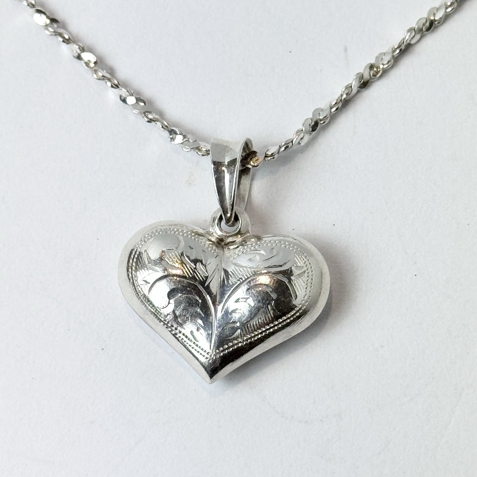925 Sterling Silver 0.75” Heart Pendant w/ 18.25in Twisted Link Necklace/5.5 Gr