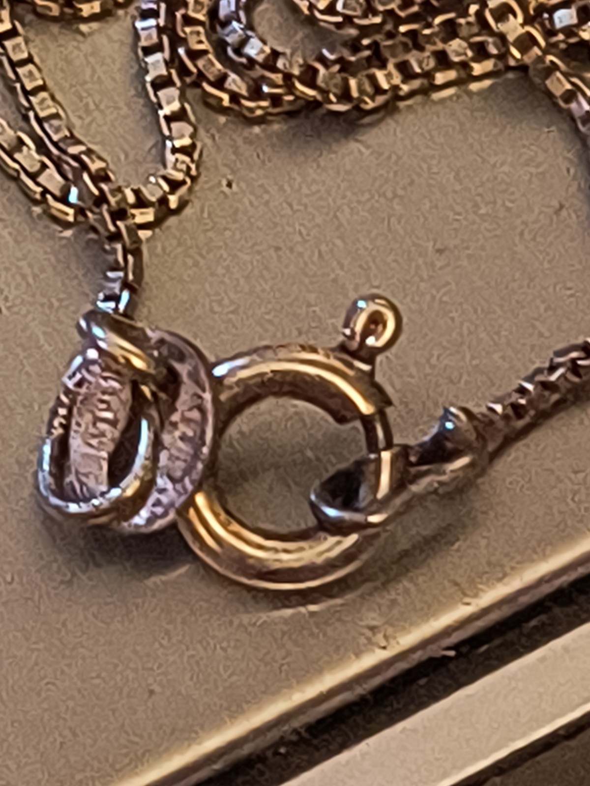 18″ Thin Box Chain Silver #547