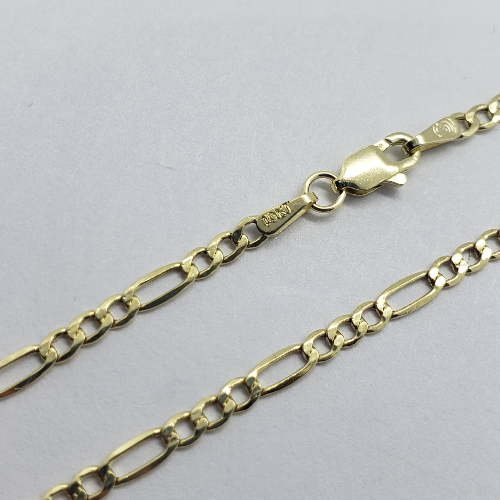 Authentic 10K Yellow Gold Hollow Figaro Chain Necklace 2.6mm Size 16″ to 26″