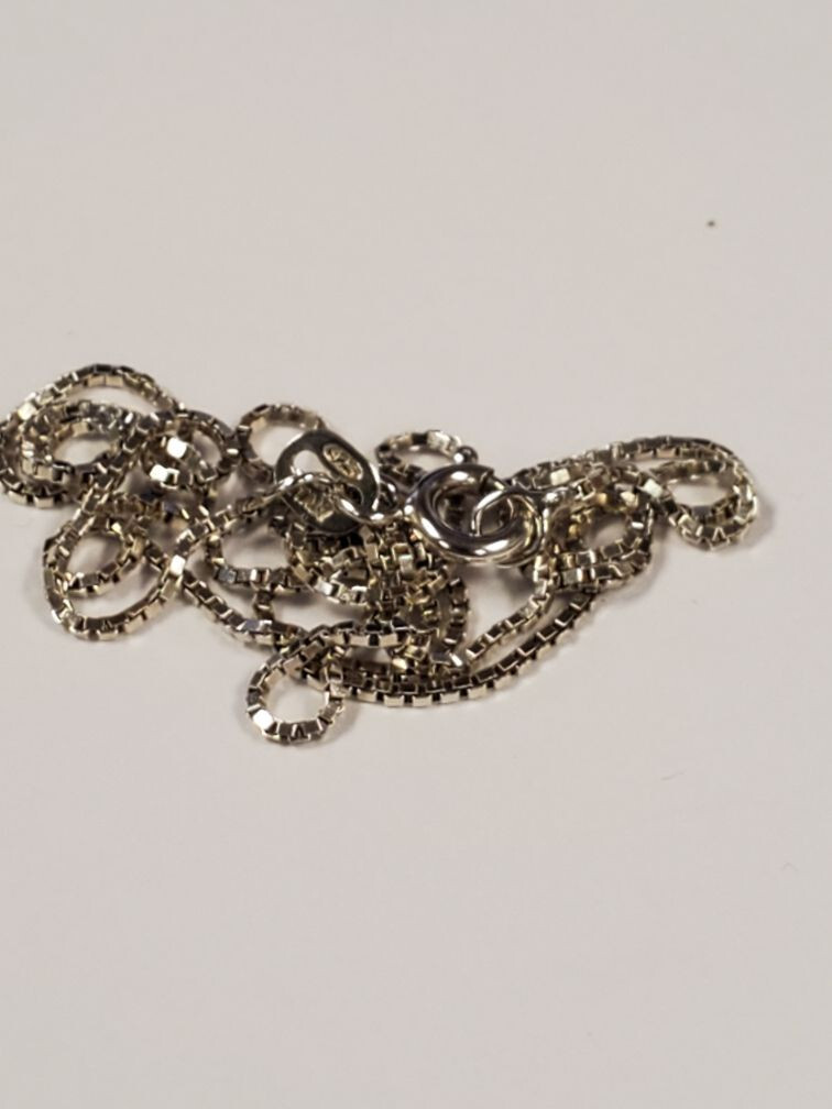 Sterling Silver 18″ Box Link Chain 2.2 Grams