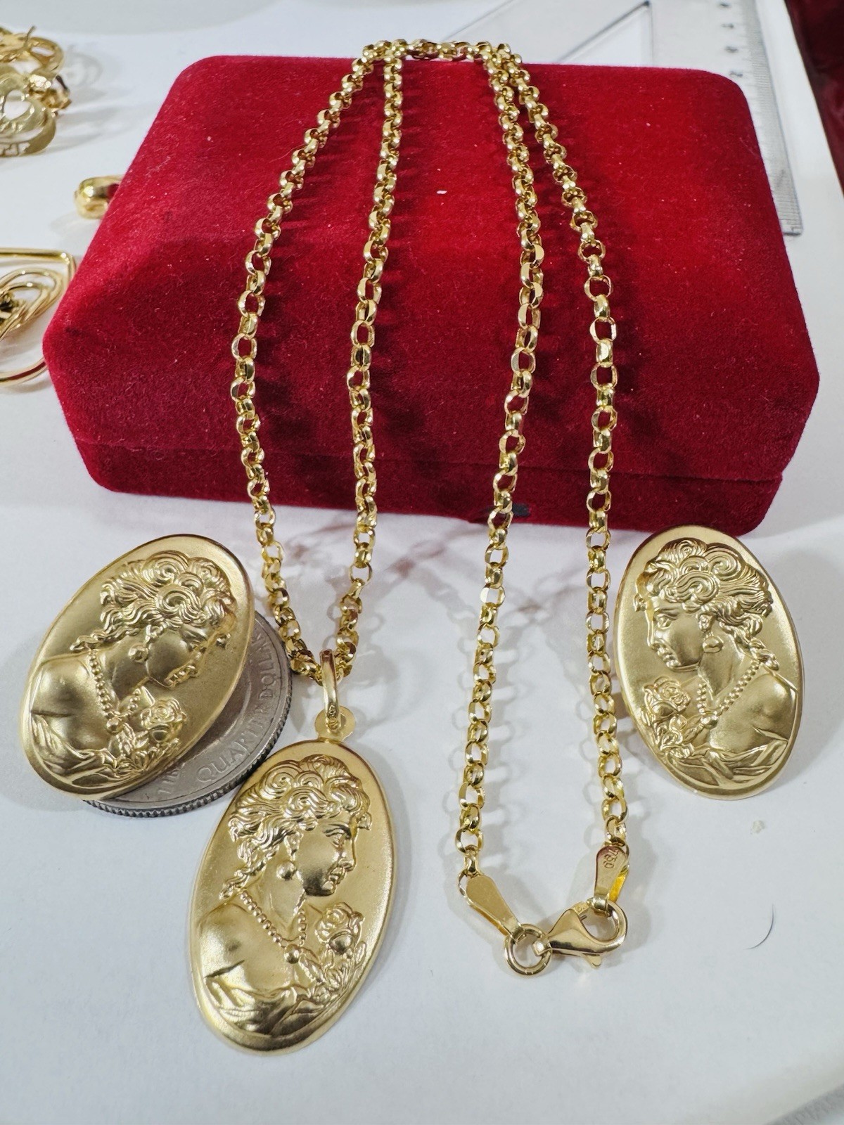 WOMENS 18K 750 Genuine Gold Oval Queen Earring & Necklace 18” Long 8.5g 3mm