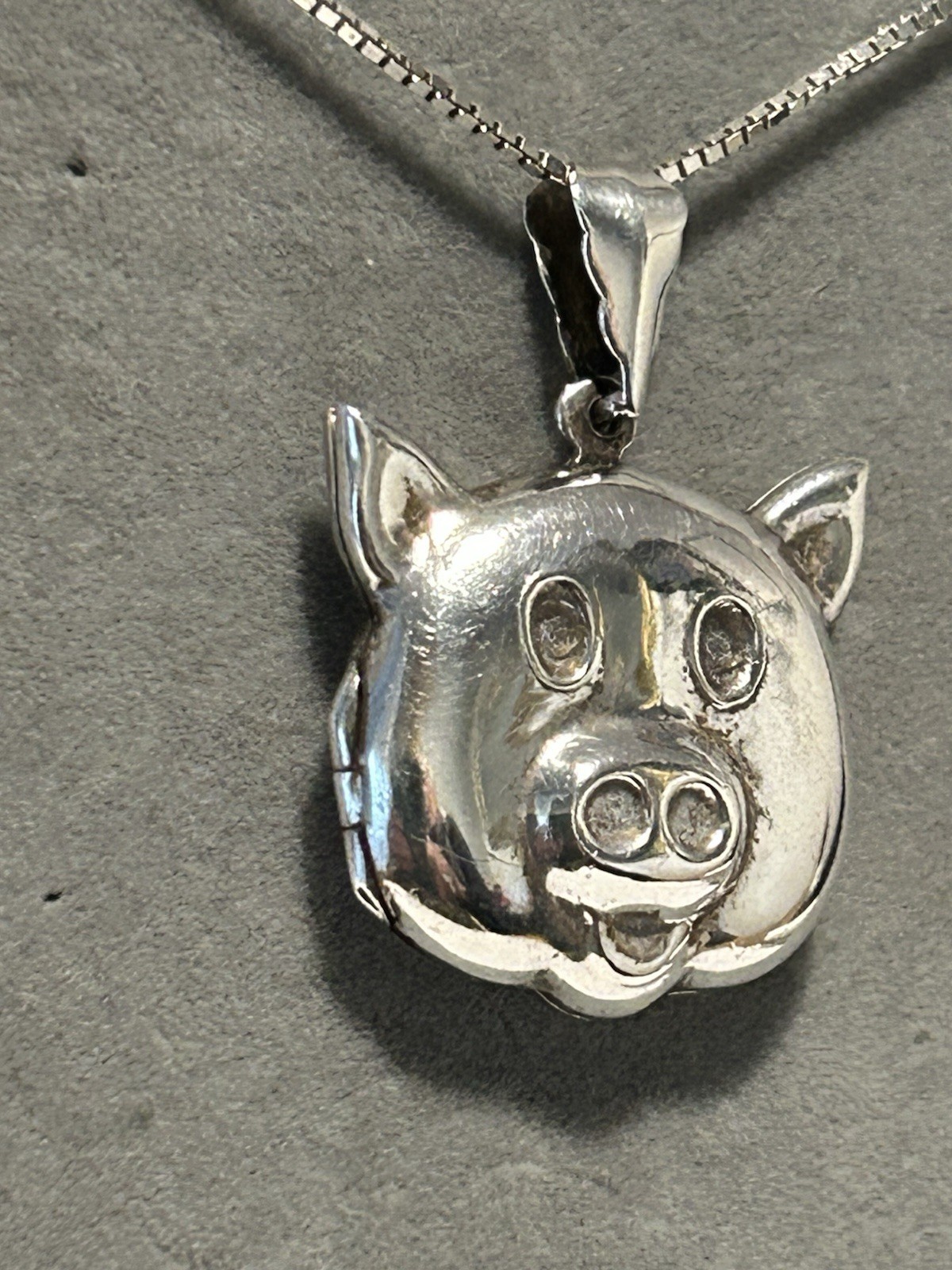 Vintage Sterling Silver Novelty 3D Piggy Photo Locket & Chain (8.85g)