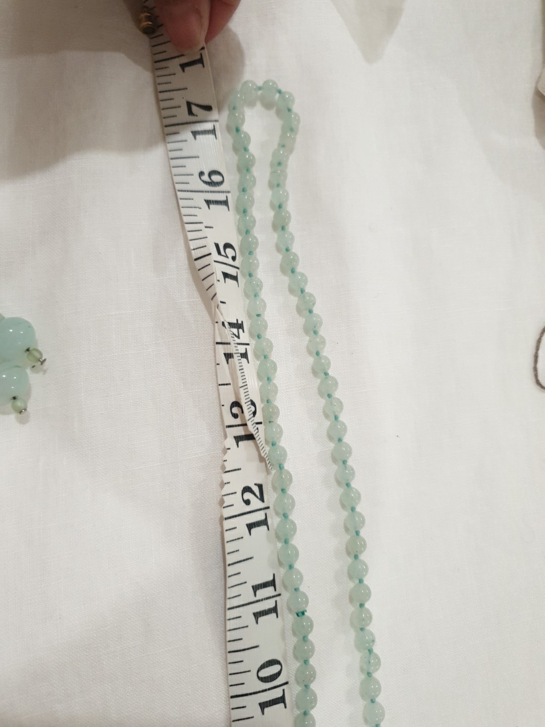 Vtg Hand Knotted Jade Necklace Jewelry Sea Green Beads & Dangling Earrings