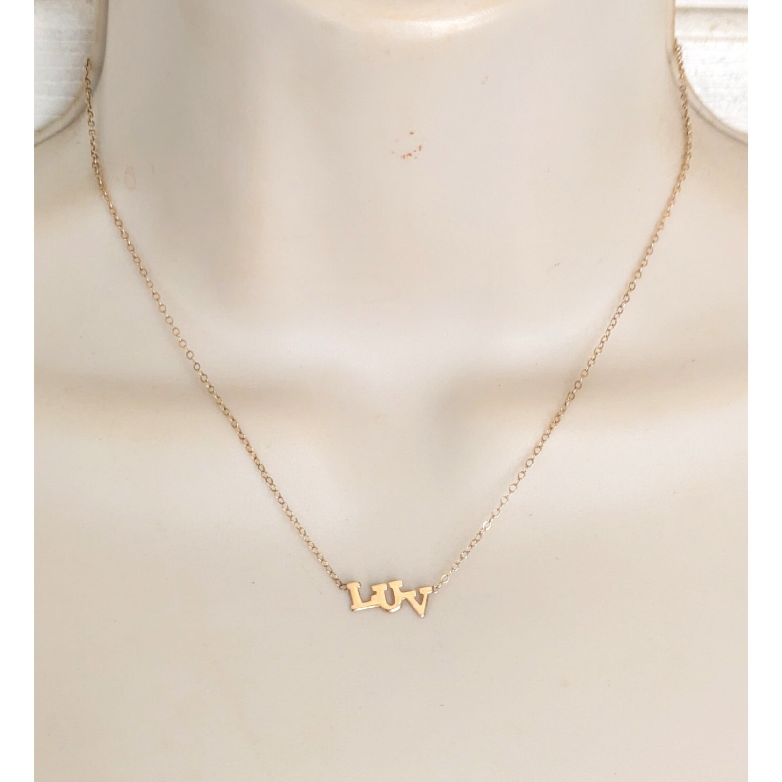 Adorable 14k Solid Yellow Gold LUV Pendant Necklace 15.5″