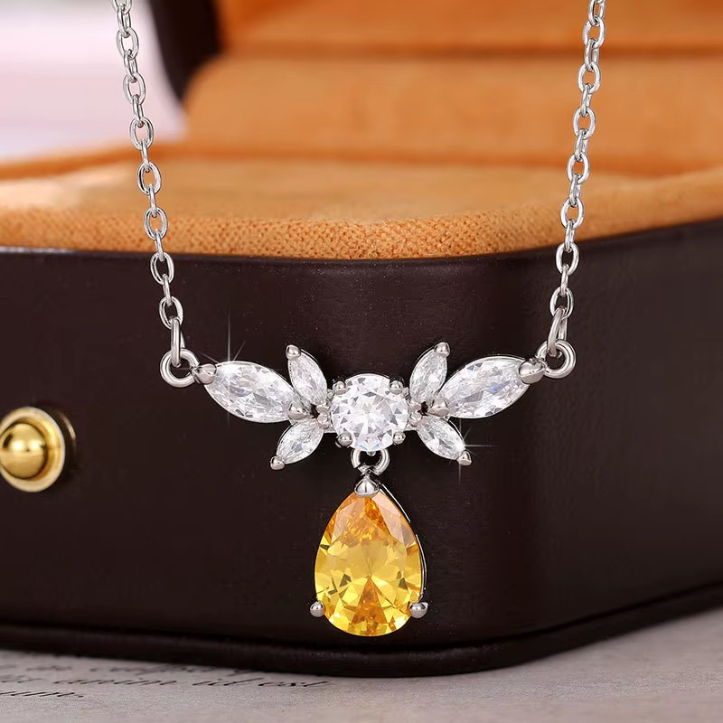 1.10Ct Pear Shaped Teardrop Crystal Wing for Women 14K White Gold Plating