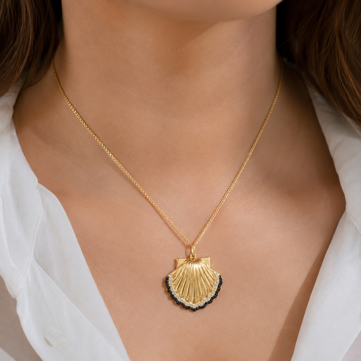 Round Cut Natural Diamond Seashell Women’s Pendant 14K Yellow Gold Gift
