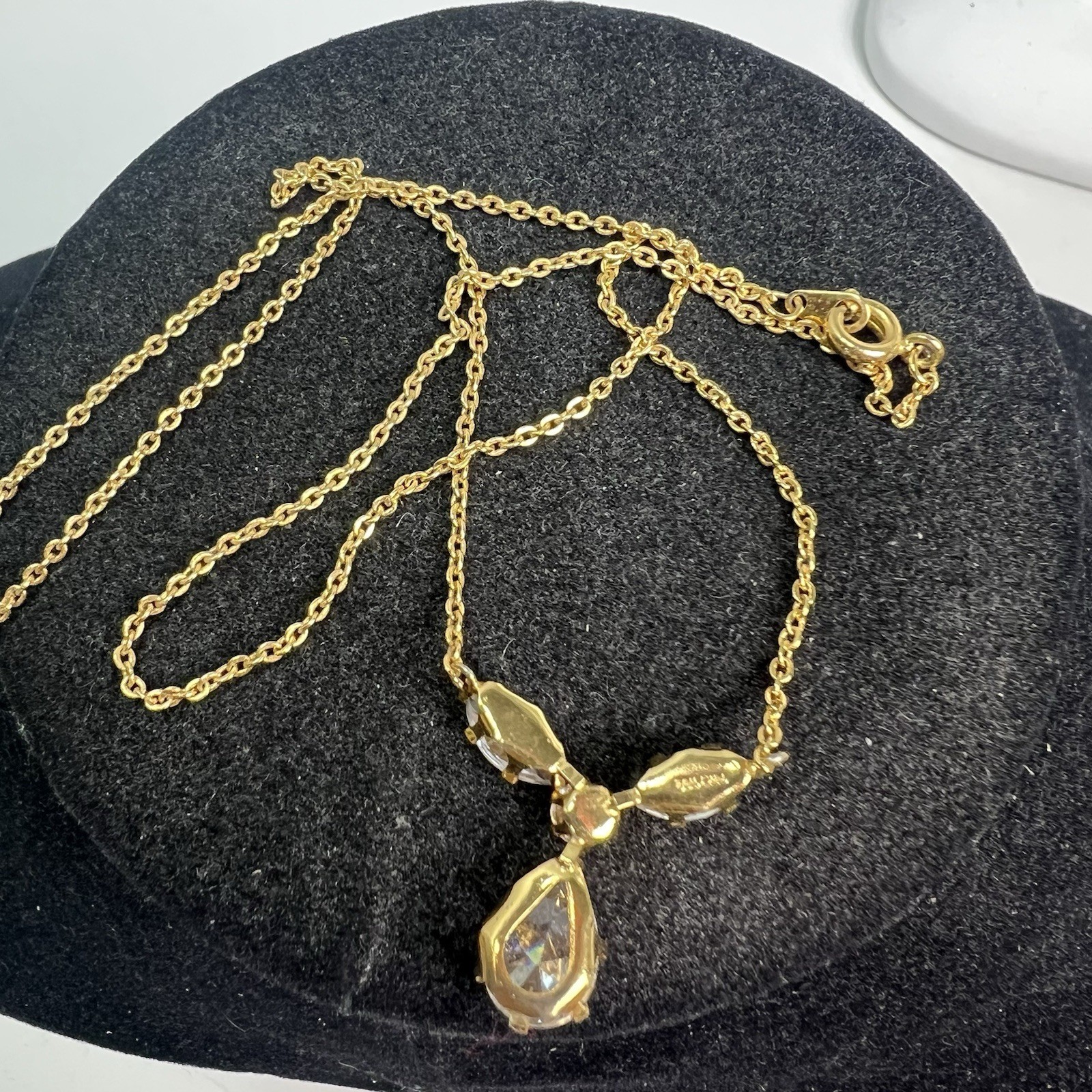 Beautiful 14KT HGE Gold Tone Teardrop Crystal Drop Metal Chain Necklace