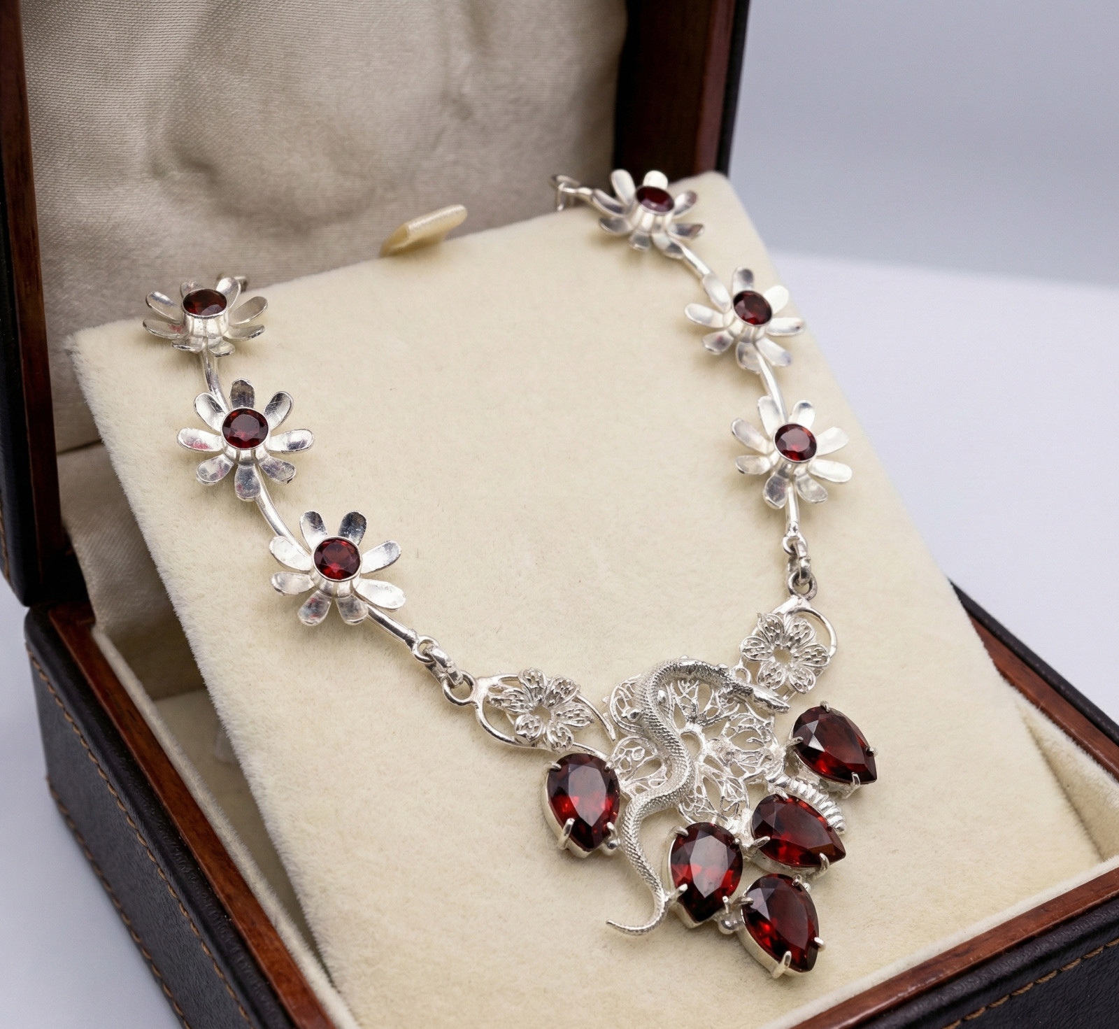 Red Garnet Gemstone Handmade 925 Sterling Silver Jewelry Necklace Size-18