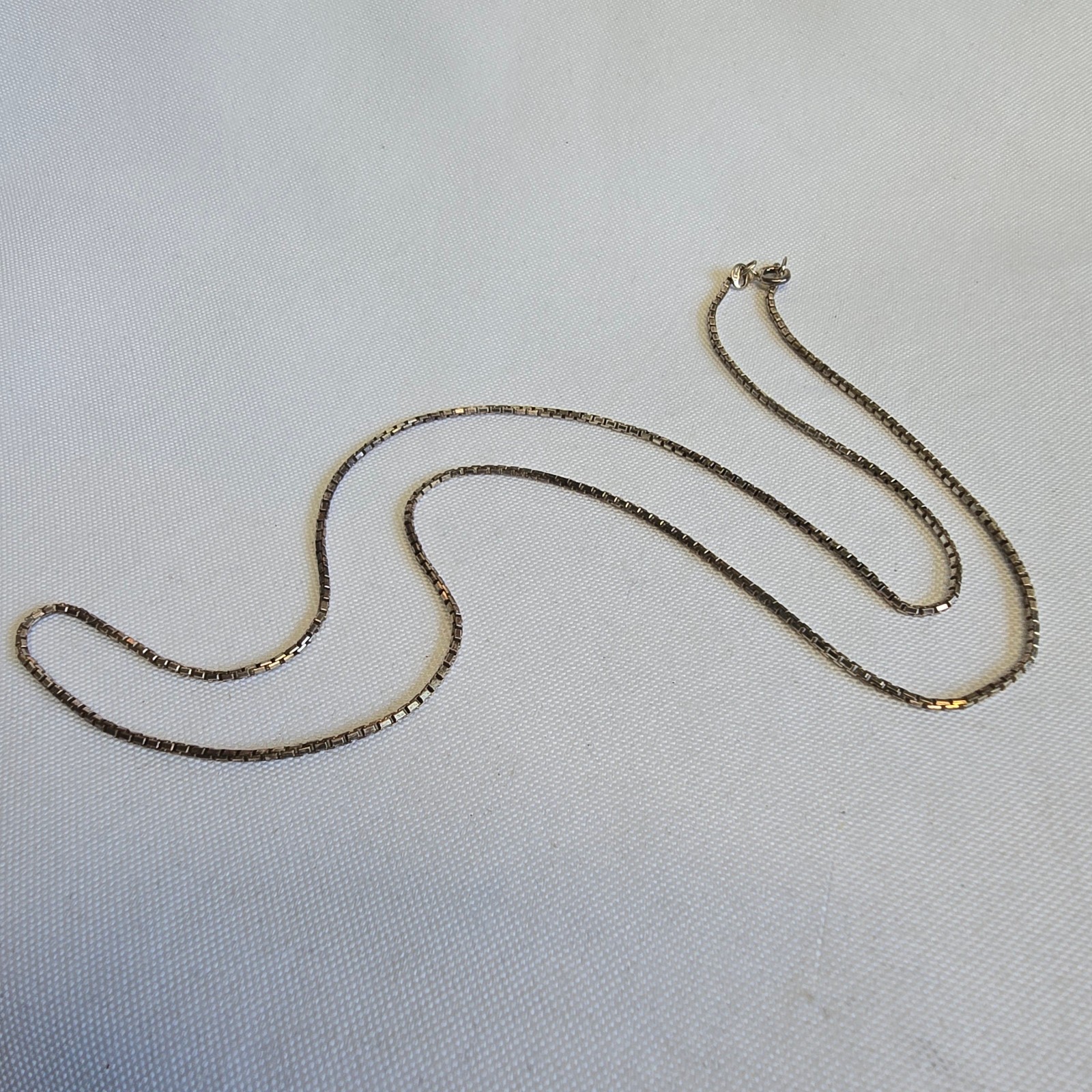 Sterling Silver Necklace 6.72g Fine Jewelry 23.5″ Box Chain Spring Ring