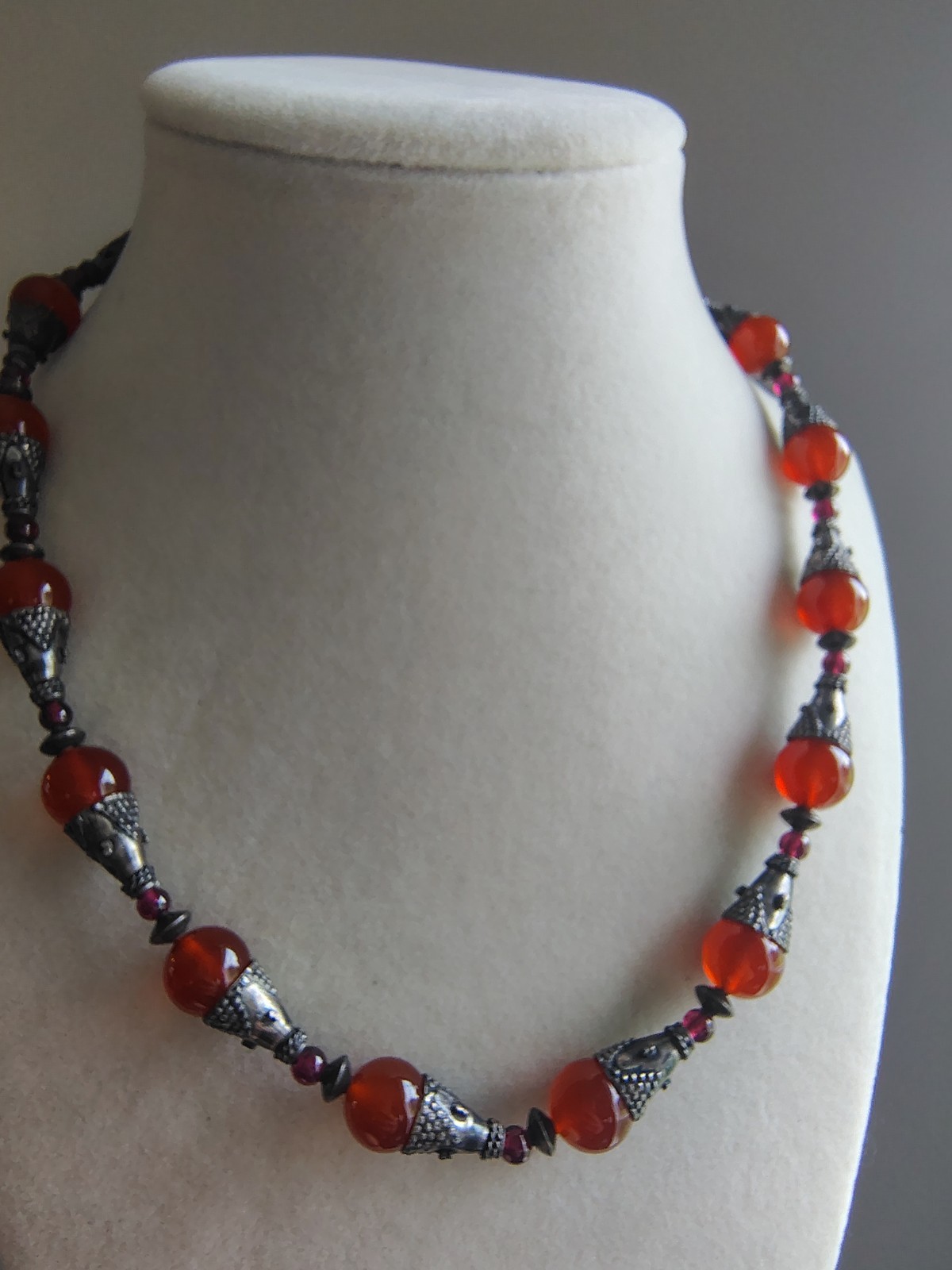 Nancy and Rise NR Sterling Silver Carnelian Garnet Heavy Bead Necklace 18″ RARE