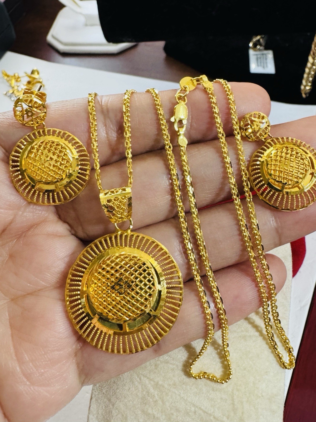 WOMENS 22K 22C 916 Real Gold 20” long Round Set Earrings Necklace 14.9g 2.2mm