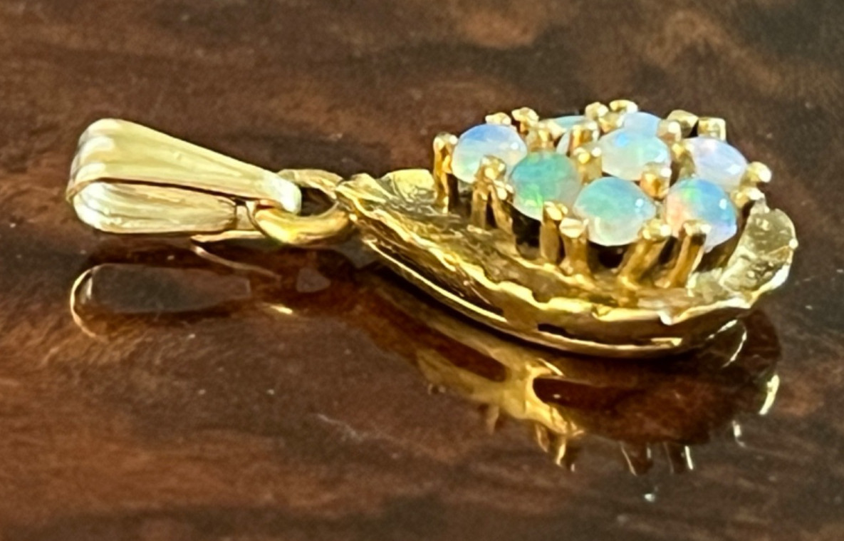 1960’s Vintage 14K Gold Natural Coober Pedy Opal Cluster Necklace Pendant 1.05g