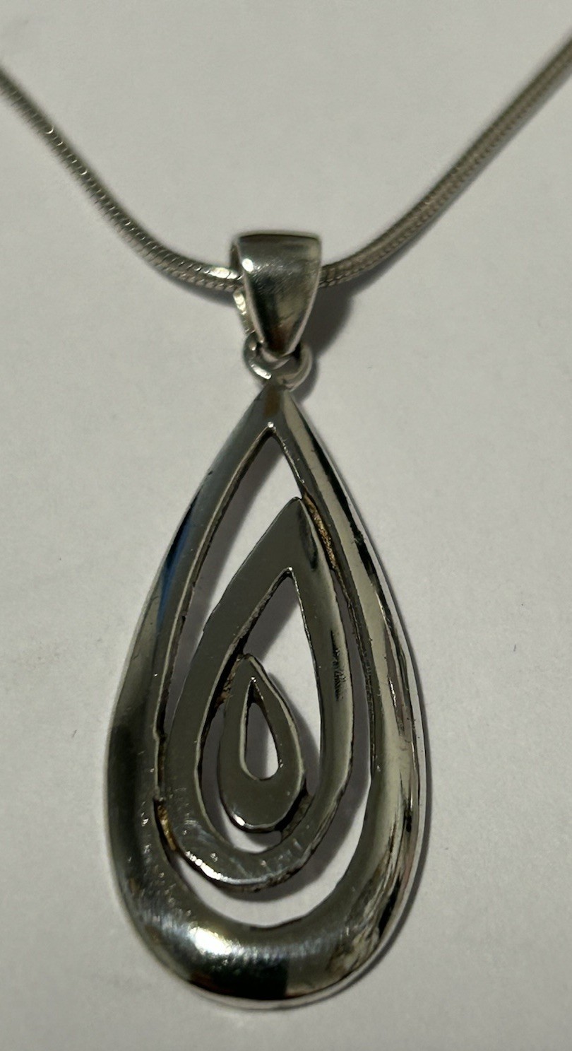 Vtg Sterling Silver 4cm Modernist Pendant on 40cm Snake Chain (7.28g)