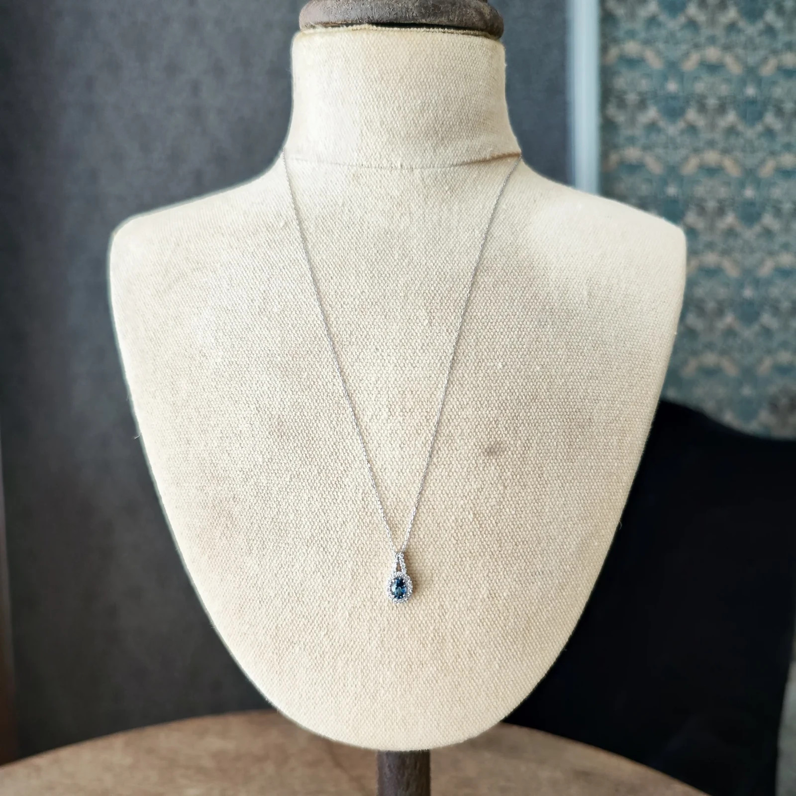 Natural Santamaria Aquamarine Diamond Platinum Oval Necklace 【Made in Japan】