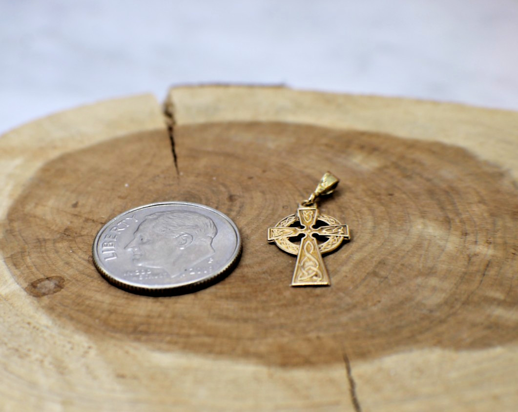 10K Yellow Gold Celtic Knot work Cross Pendant Charm Medal Intricate Detail