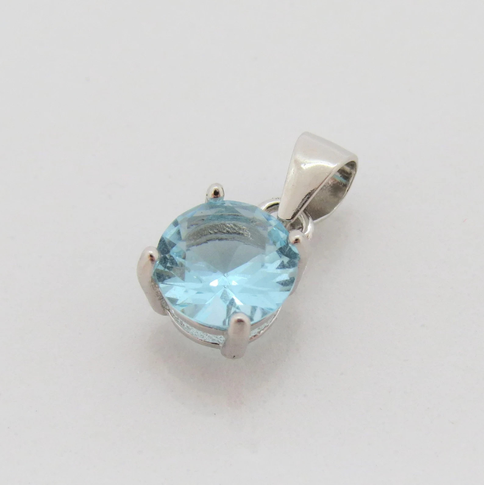 5.00 Ct Round Cut Natural Aquamarine Diamond 14K White Gold Anniversary Pendant