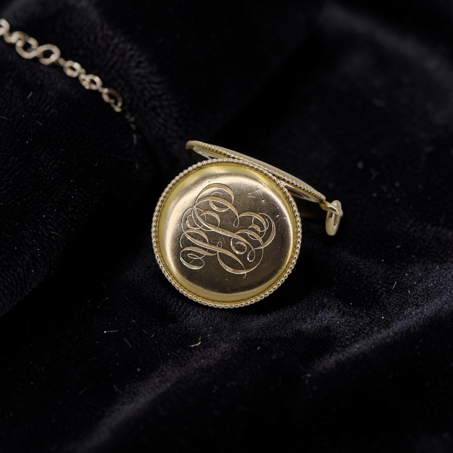 Antique Victorian 14k Gold Locket | Coin Edge | Engraved Monogram EJR | Petra