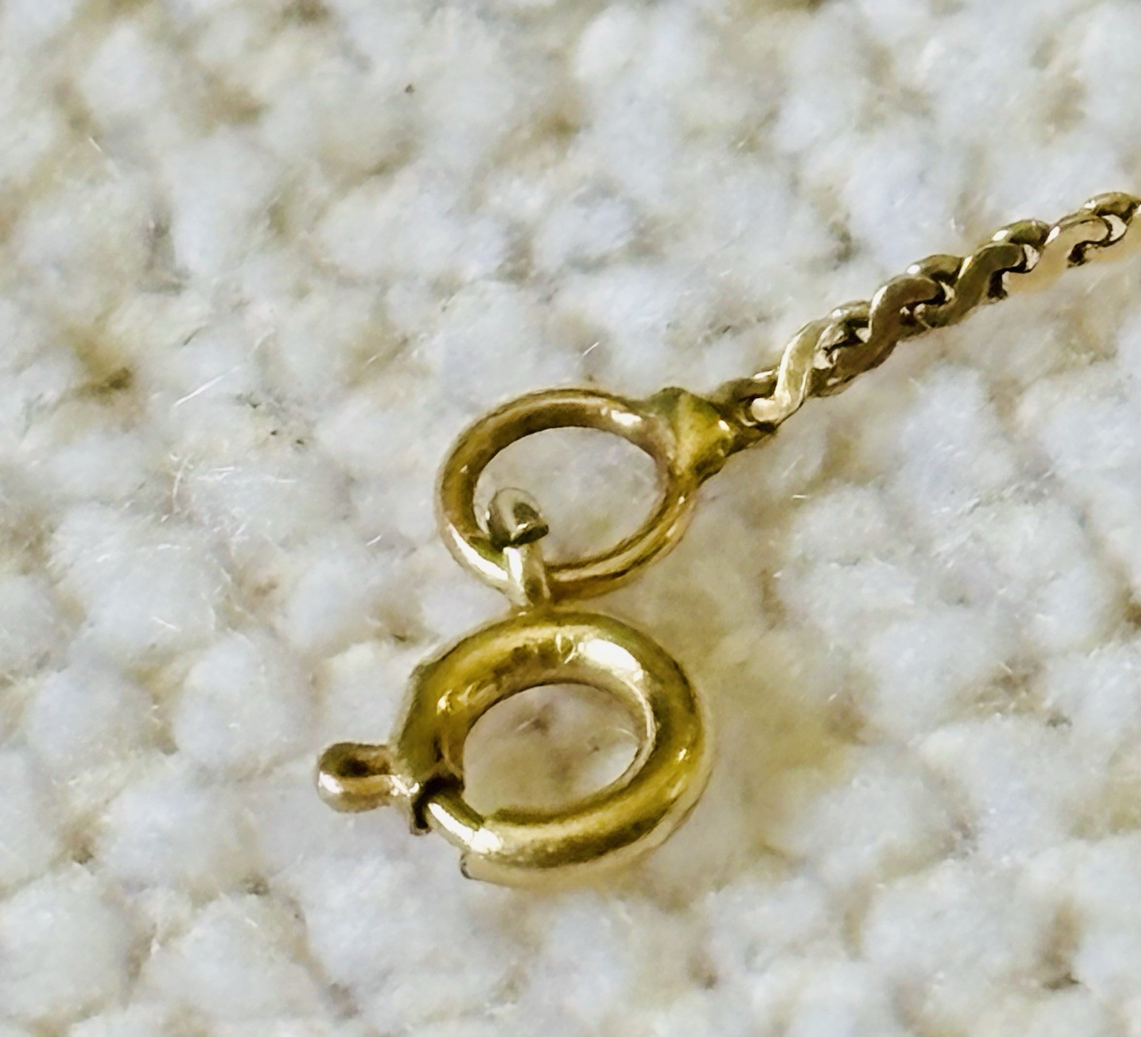 Vintage 14KT Gold Necklace Chain 2 Grams 21.5 Inches Long Curb Chain