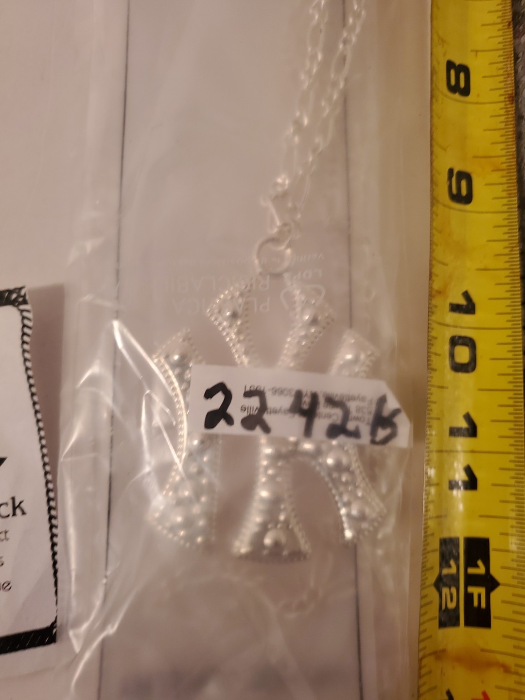 HIP HOP JEWELRY 10 INCH SILVER Tone CHAIN 2″ NEW YORK YANKEES LOGO PERNDANT