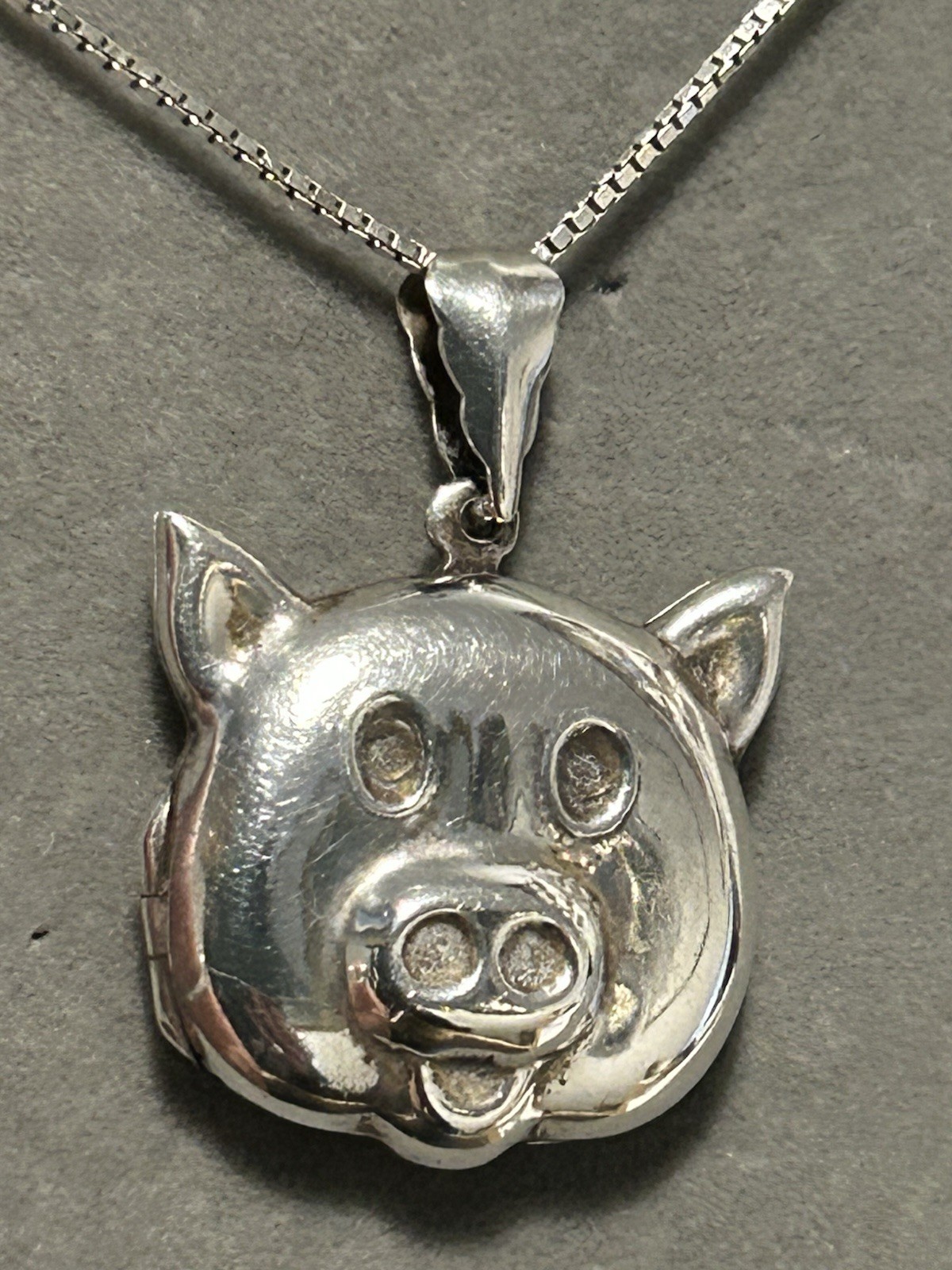 Vintage Sterling Silver Novelty 3D Piggy Photo Locket & Chain (8.85g)
