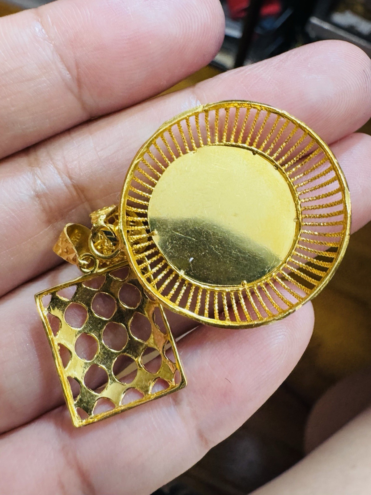 22K 916 22C Real Gold Two Set of Pendant 1 x Rectangle & 1x Round 6.94g