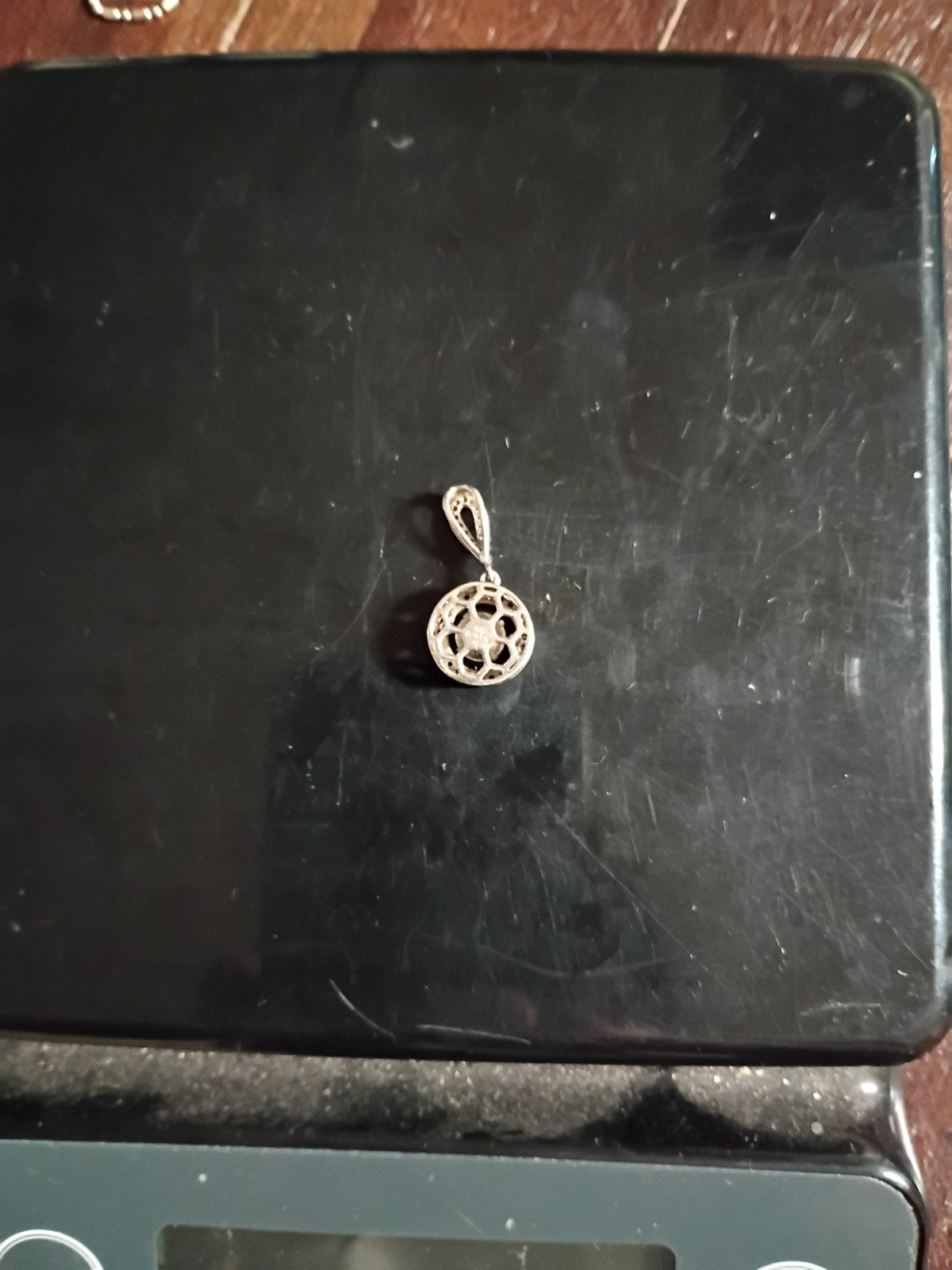 Beautiful Sterling Silver Pendant 2.4g With Simulated Diamonds