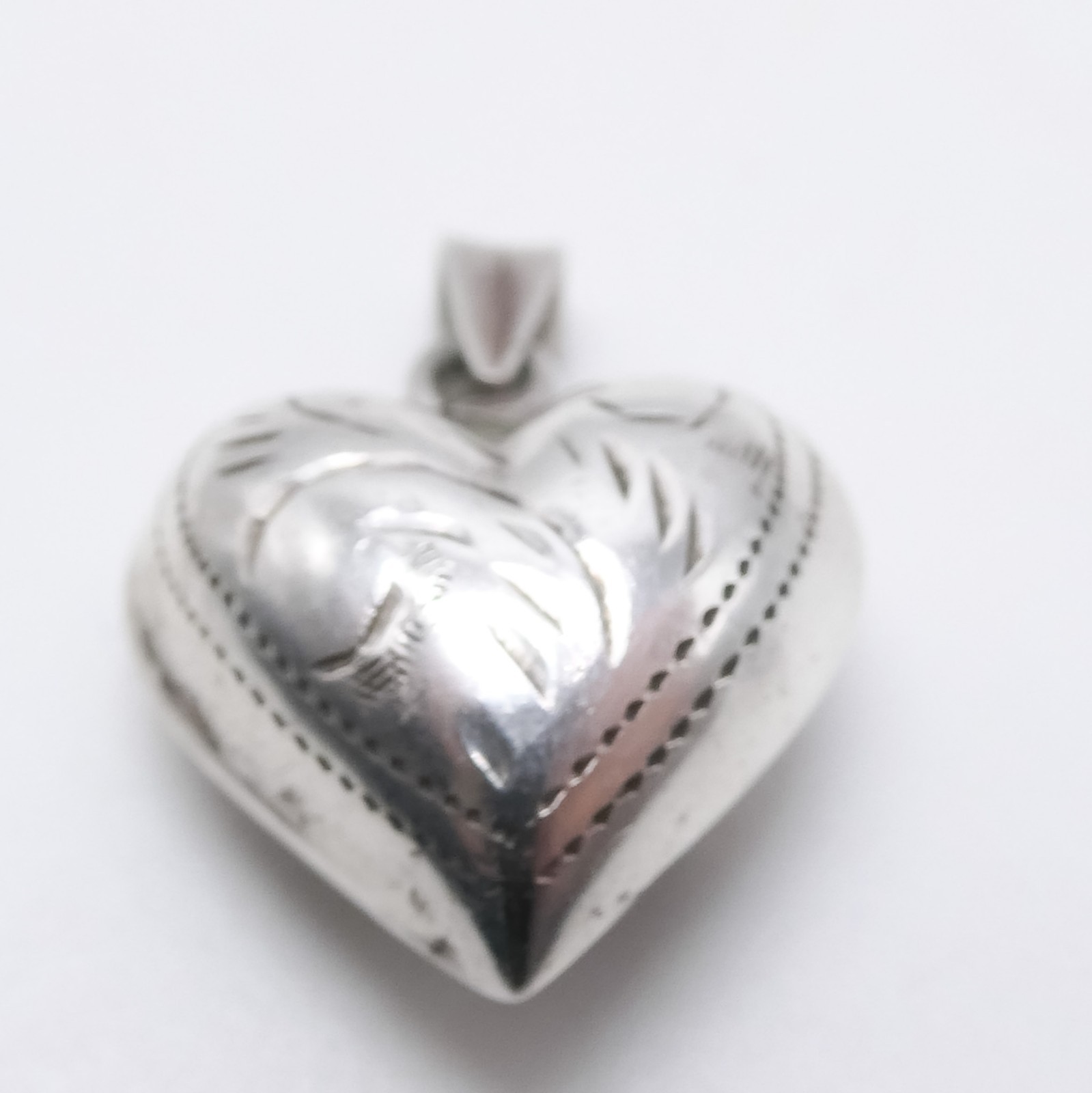 Sterling Silver 925 Puffy Heart Etched Diamond-Cut. 8″ Necklace Pendant