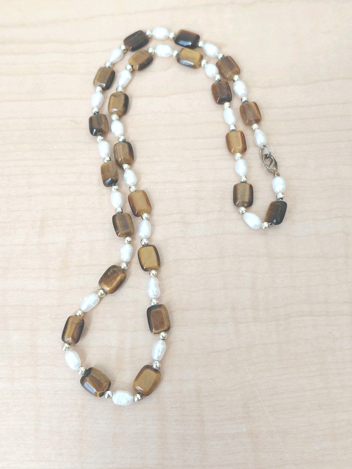 Brown Gemstone & Pearl Necklace/Very Good Used Condition /Measures 18 In Length
