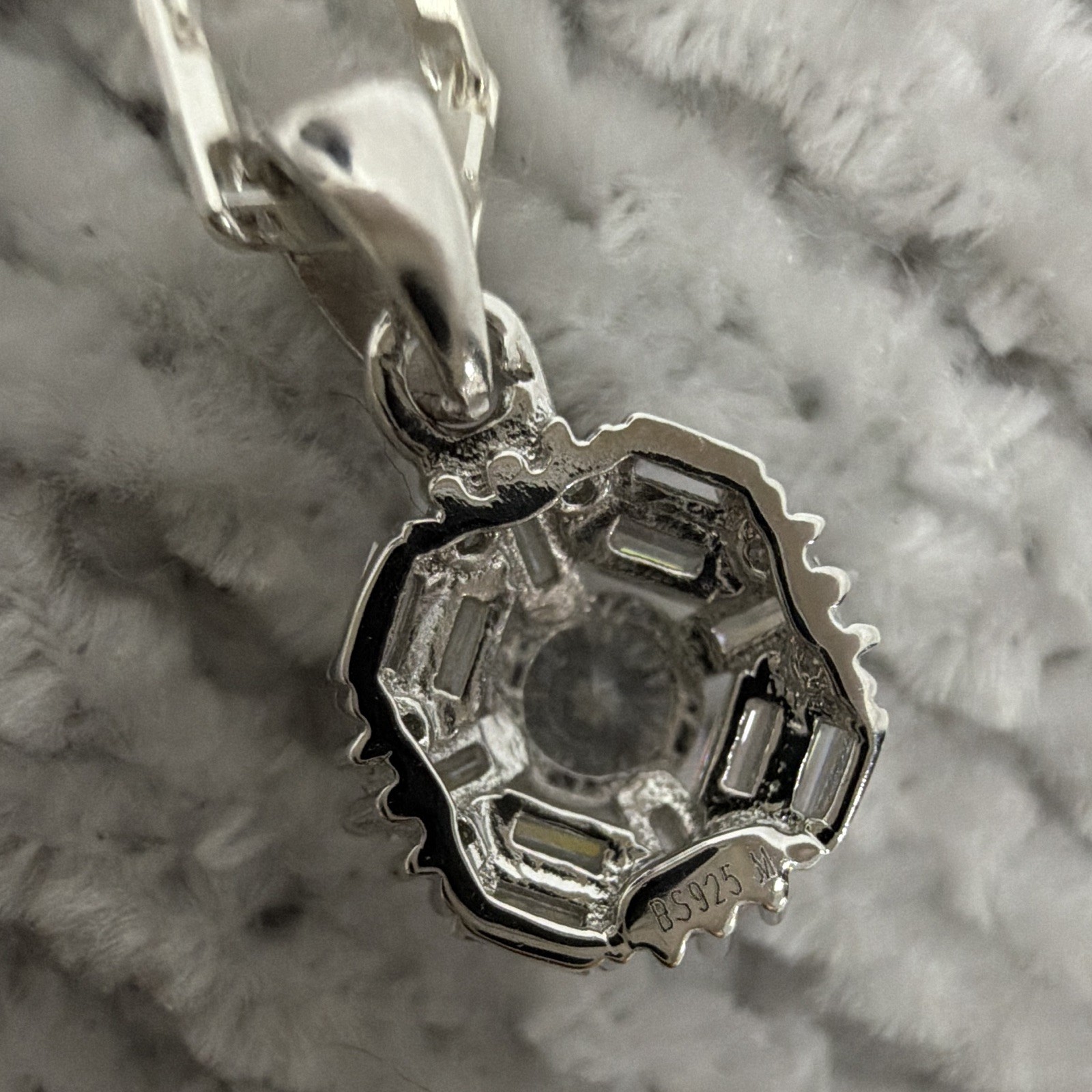 New Moissanite 925 Sterling Silver Round Pendant with Bar Link Necklace 16 Inch