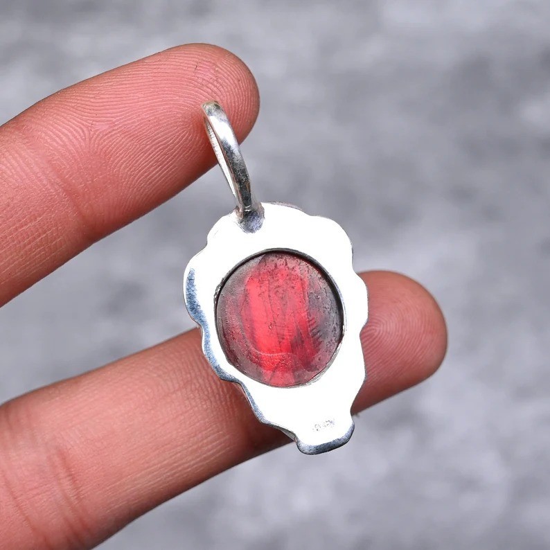 Red Flash Labradorite Gemstone Pendant 925 Sterling Silver Handmade Jewelry