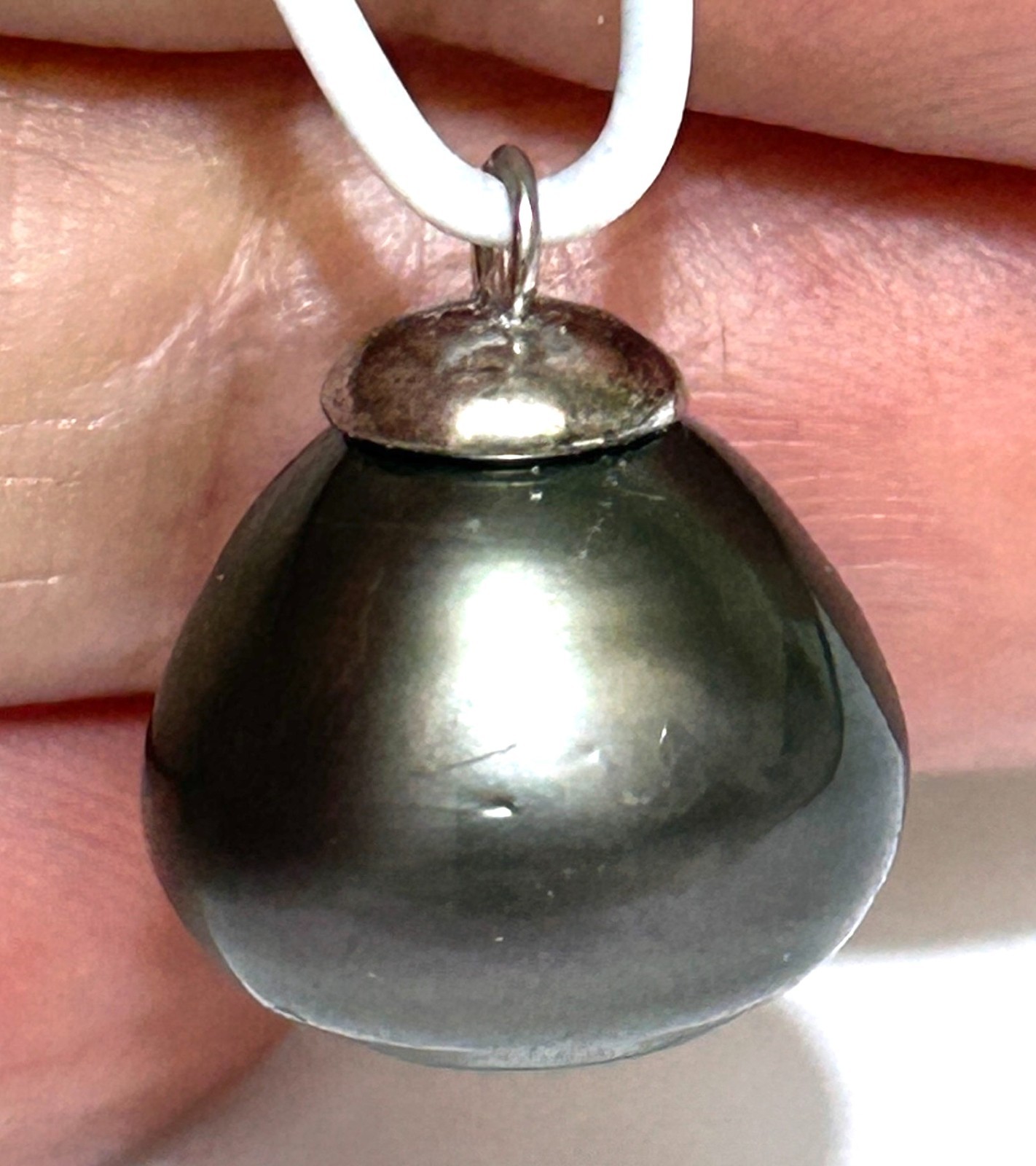 Oval 13.2 x 12.8mm Tahitian South Sea Natural Peacock Black Green Pearl Pendant