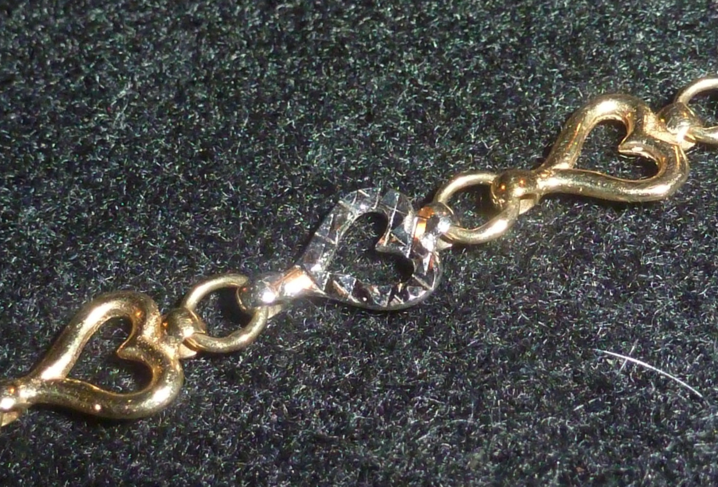 10K SOLID YELLOW & WHITE GOLD DIAMOND-CUT HEARTS TENNIS BRACELET – 7″ – 3.32 G