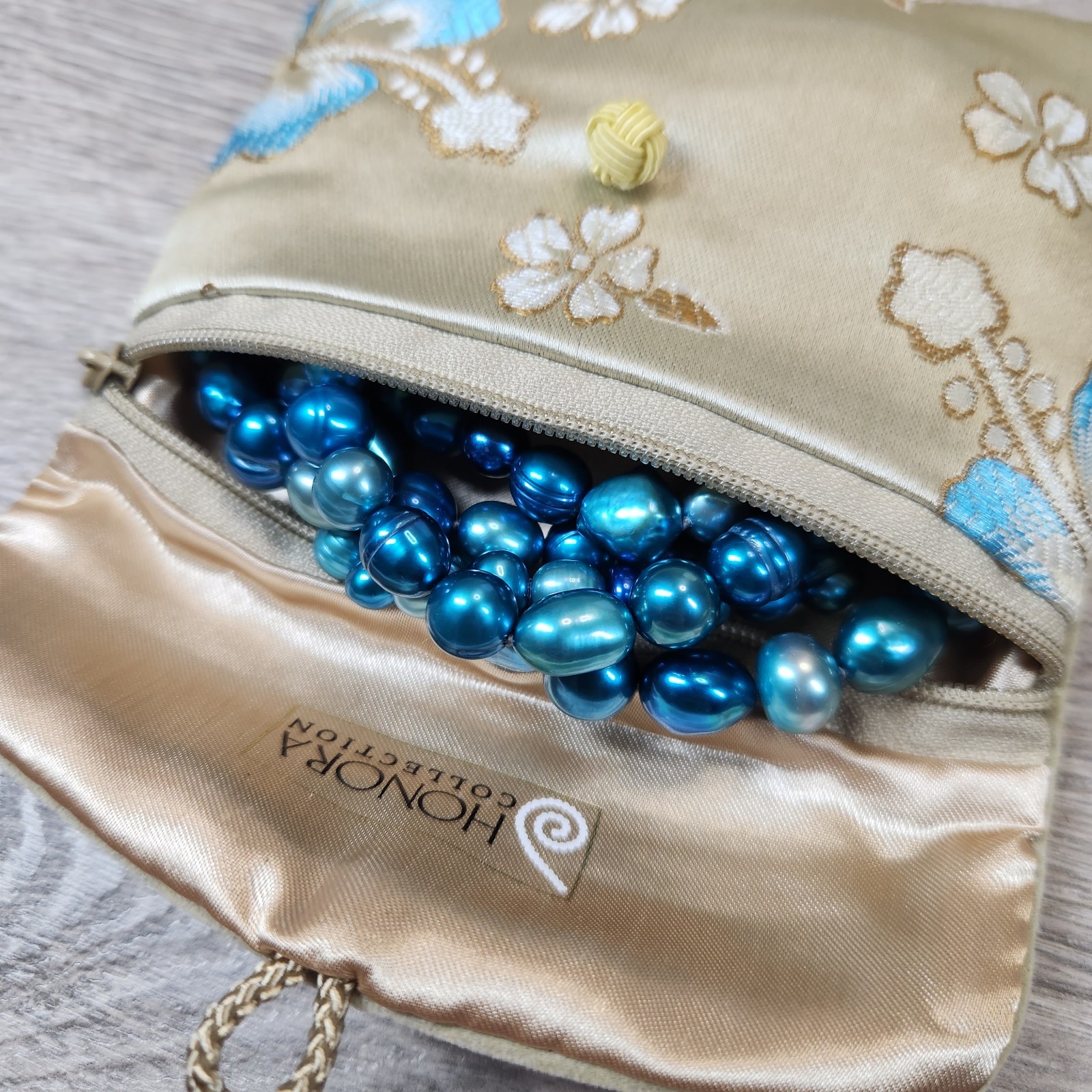 Honora Multicolor Blue Freshwater Pearl Necklace w/ Tag & Storage Pouch