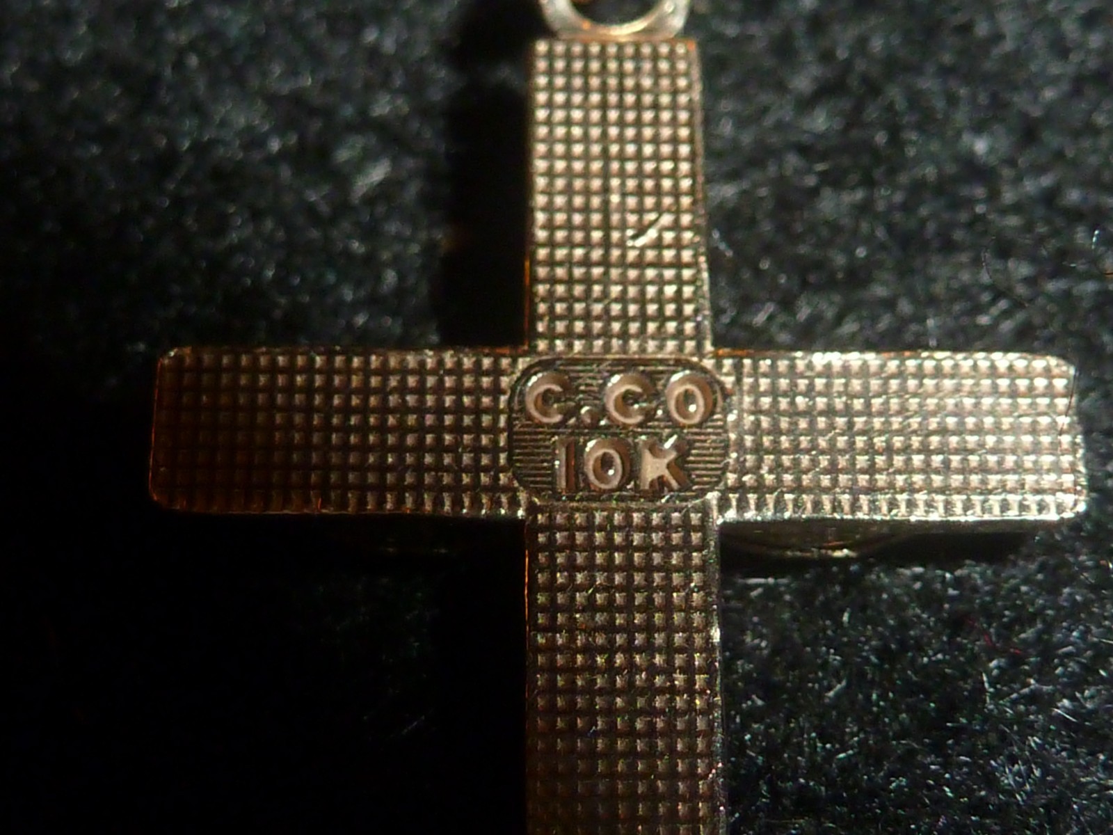 VINTAGE 10K SOLID YELLOW/ROSE/WHITE GOLD COLEMAN CO. POLISHED LEAF CROSS PENDANT