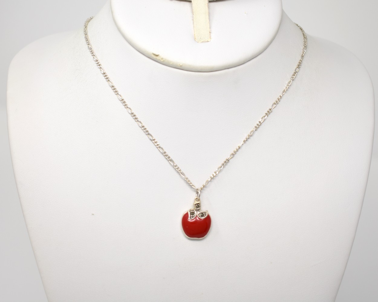 18″ 925 Silver Red Enamel Apple Marcasite Pendant Figaro Chain Choker Necklace