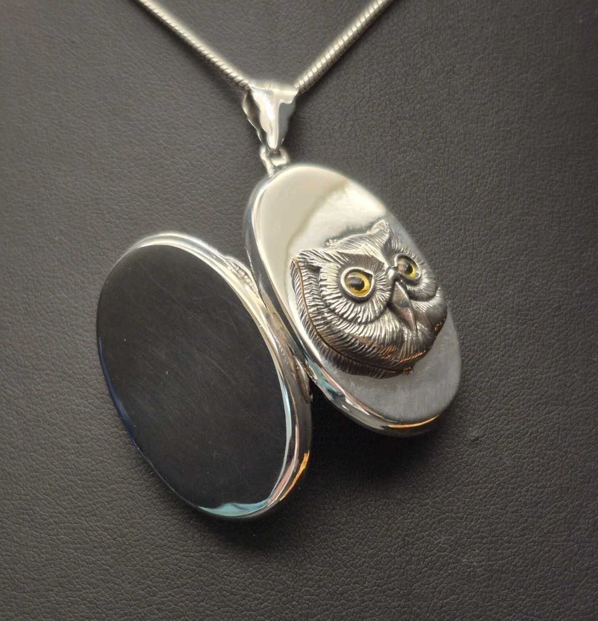 LOCKET – Sterling Silver Oval Photo Locket. Owl Design. Pendant and Chain.