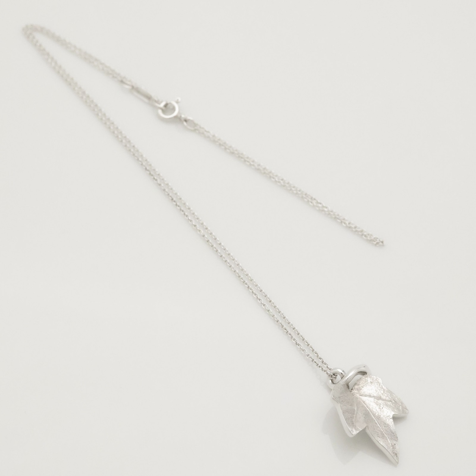 Authentic Tiffany & Co. Maple Leaf Pendant Necklace 18.1″ Silver w/Pouch