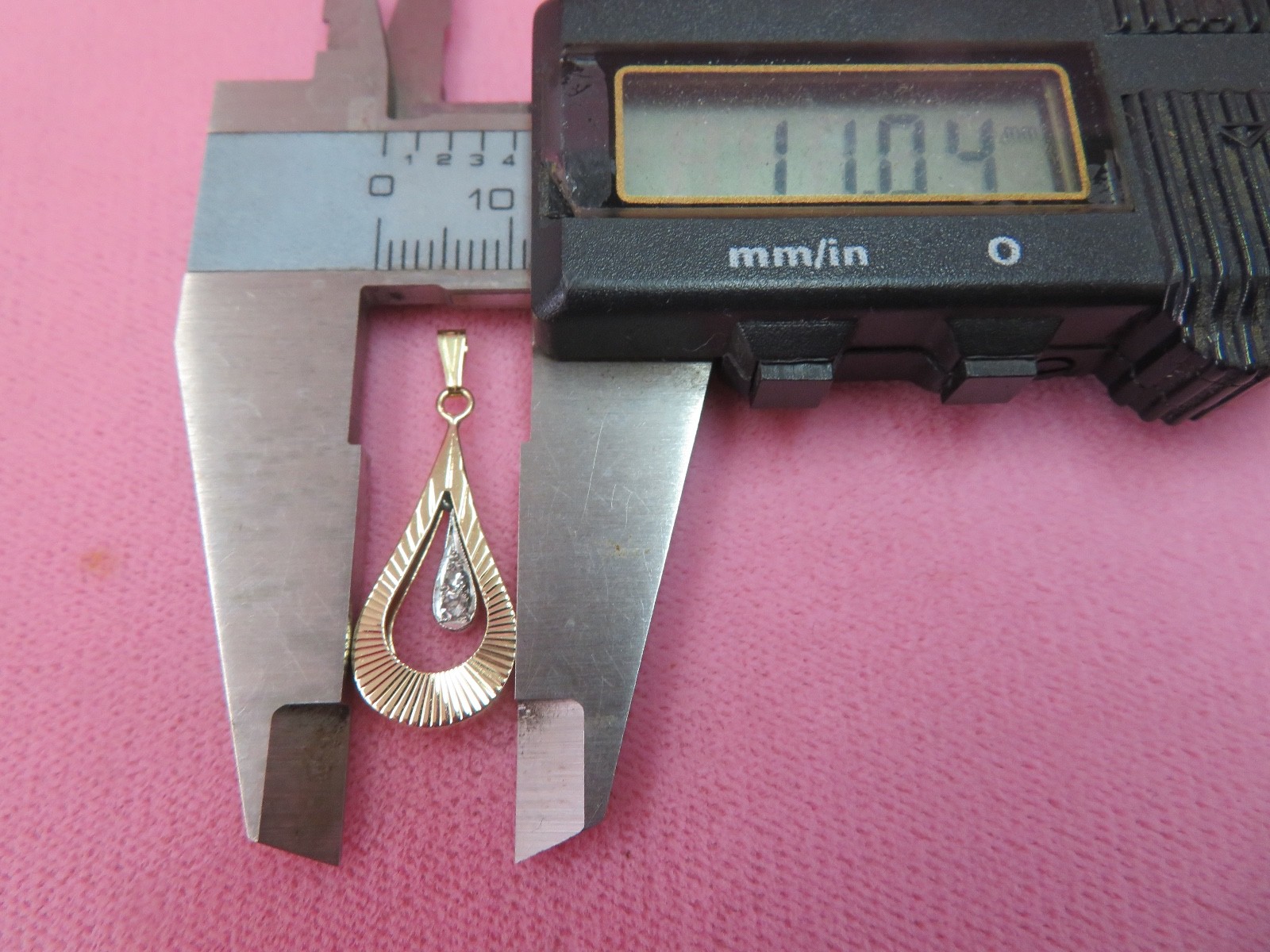 14k Solid Yellow White Gold Diamond Tear Drop Pendant 1.39 Grams
