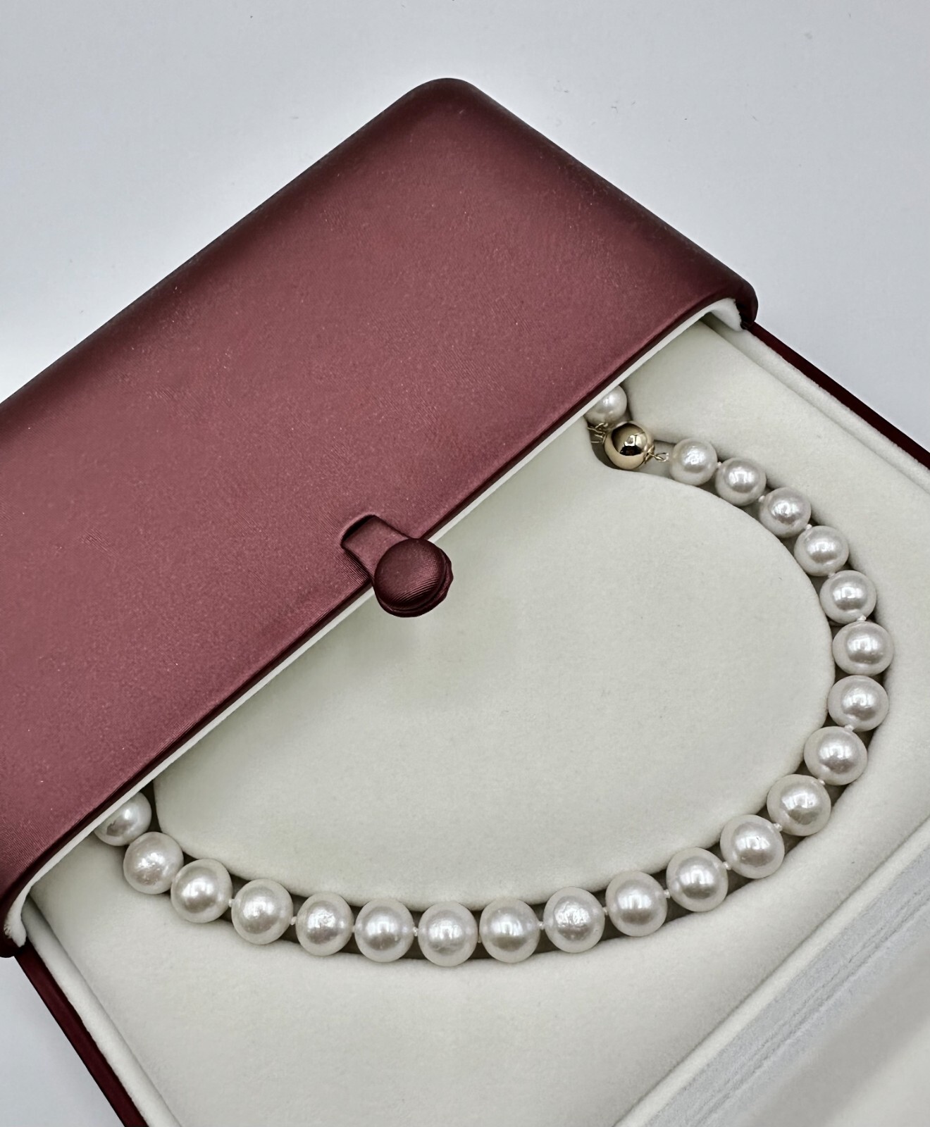 Gorgeous 9 mm South Sea White Saltwater Pearl Necklace 14 kt Solid Gold