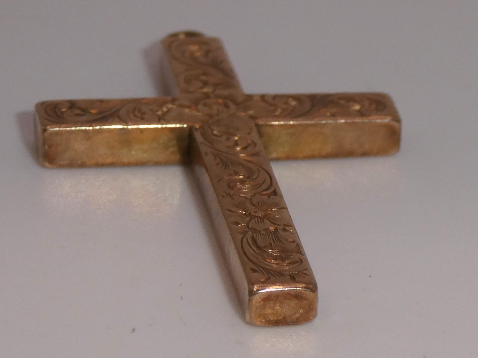 Vtg 10K Rose Gold Victorian Etched Engraved Cross Pendant 2.09g 1 1/2″ Catholic
