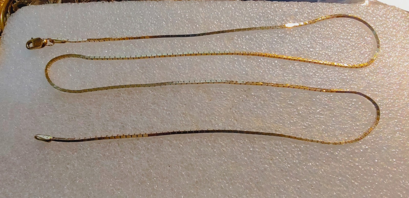 14k Gold Thin Box Chain Necklace – 18″ Long 3.92 Grams ((10))